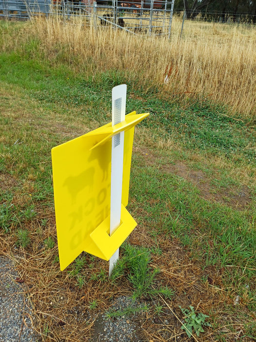 Stock Ahead (Sheep & Cattle Picto + Stock Ahead Text), 600 x 600mm Corflute Guide Post Sign